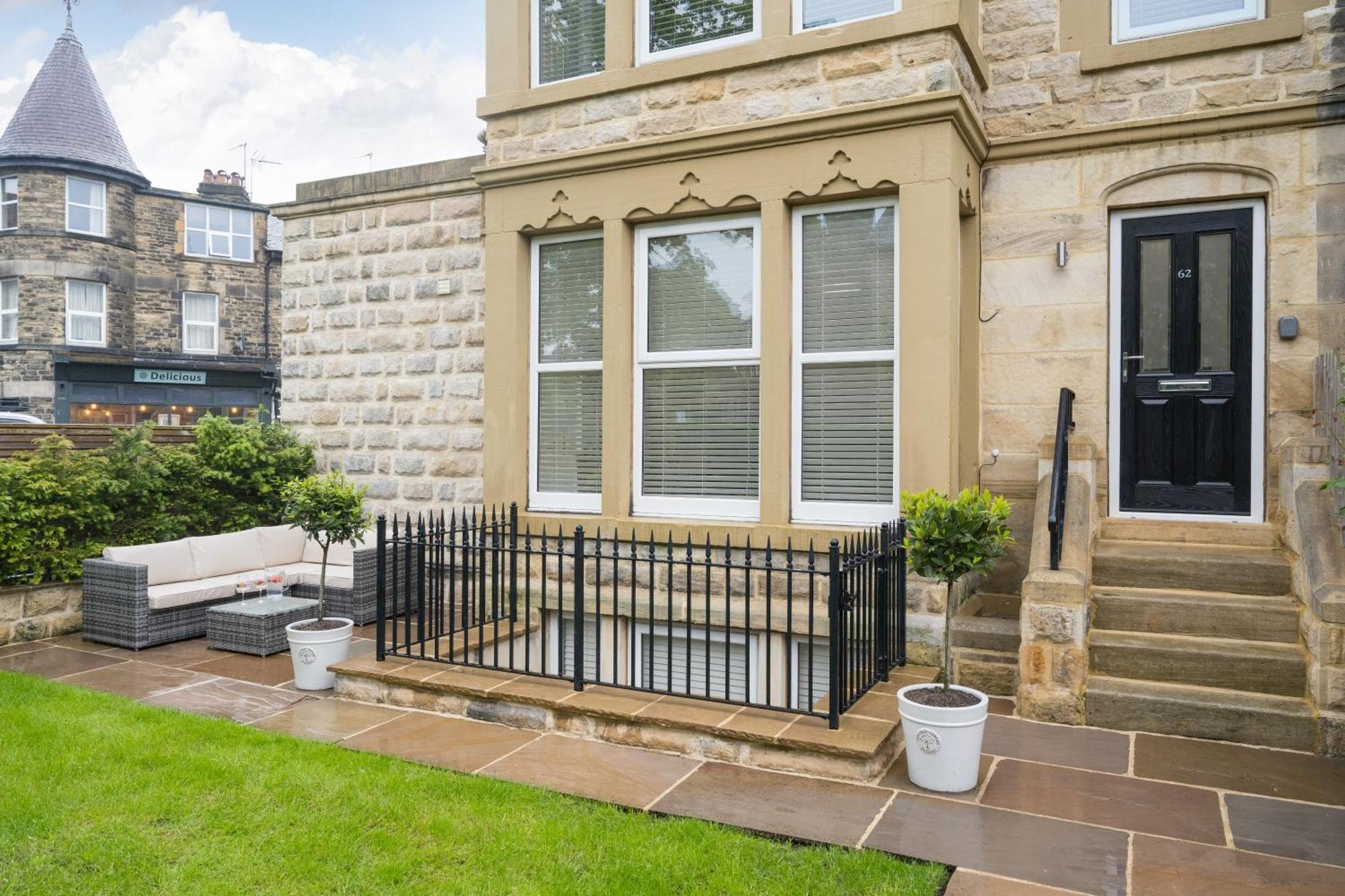 Sixtytwo By Harrogate Serviced Apartments ภายนอก รูปภาพ
