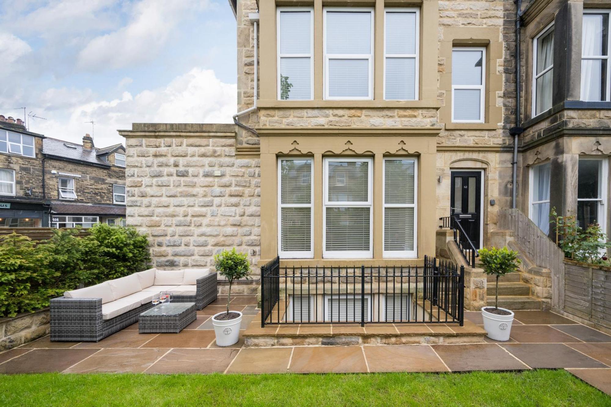 Sixtytwo By Harrogate Serviced Apartments ภายนอก รูปภาพ